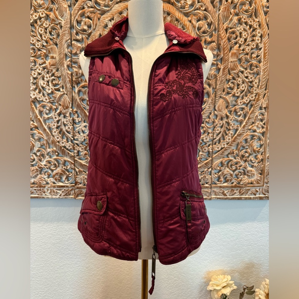 Maurices Raspberry Burgundy Hooded Vest w/ Embroidery Detail- size M - Picture 2 of 16